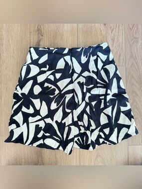 A New Day Black & White Skort Size 0